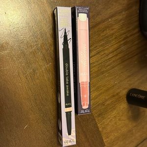 Name brand make up bundle.